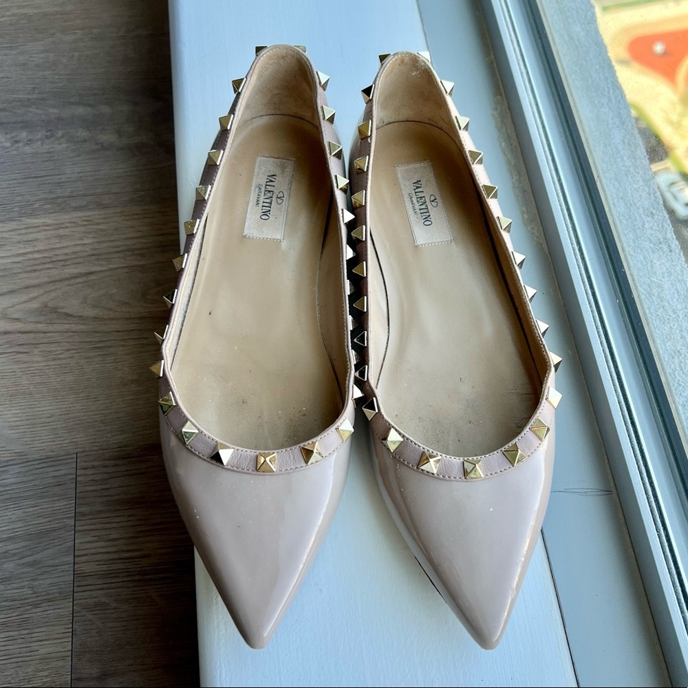 Valentino Patent Leather Nude Rock stud flats size 39/9